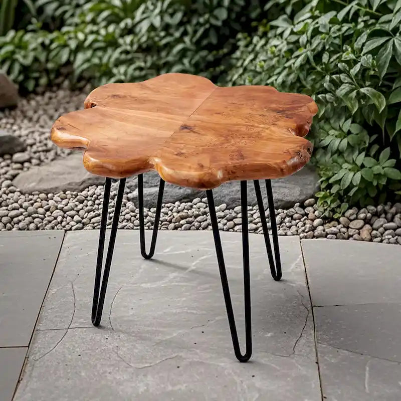 Table basse en bois à bords bruts 4 panneaux avec pieds épingles