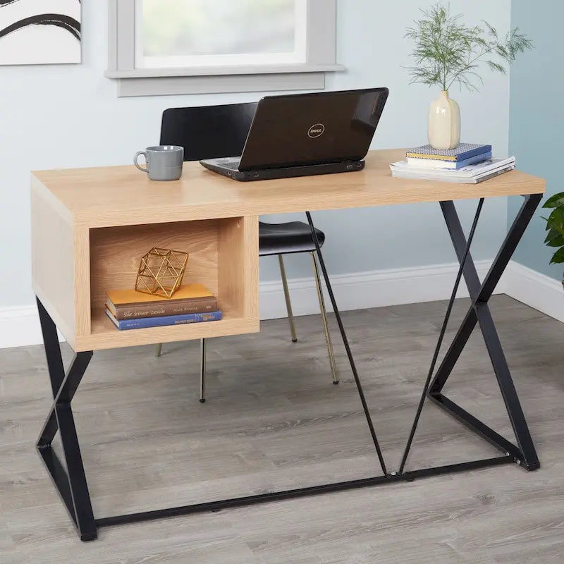 Bureau au design contemporain avec finition et base contrastées