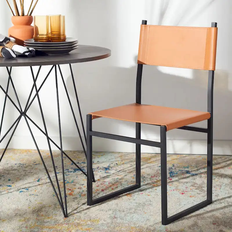 SAFAVIEH Daphne Dining Room Chair (Set of 2) - 18 W x 18.8 L x 35 H - 18Wx19Dx35H