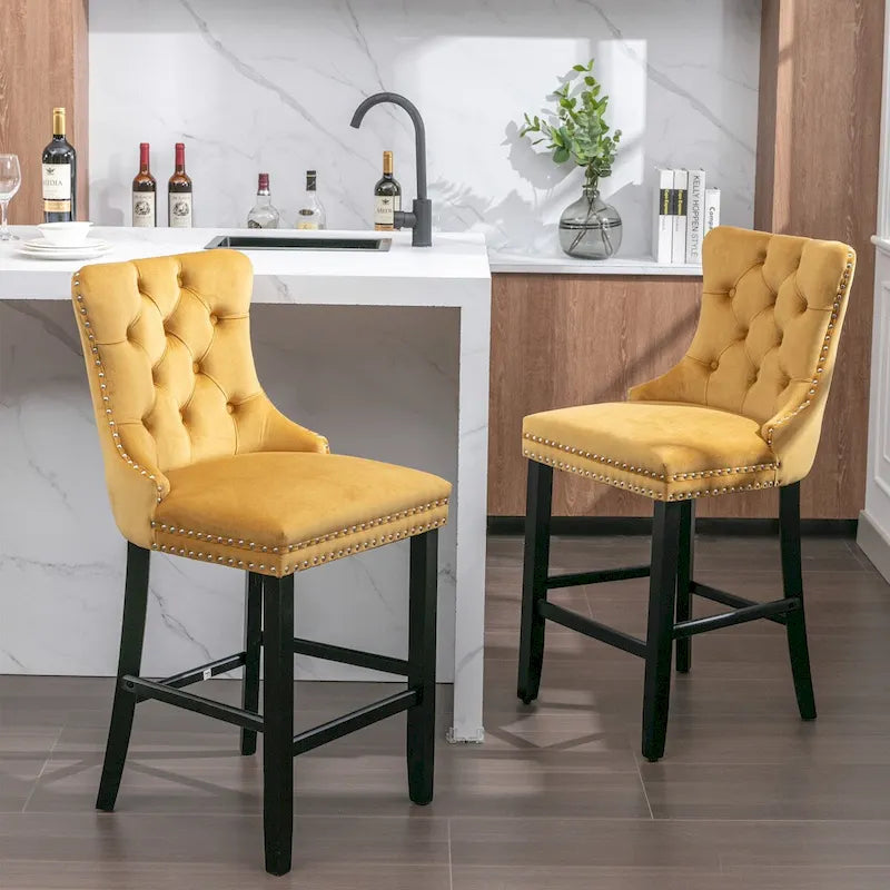 Tabourets de bar en velours avec capitonnage et pieds en bois