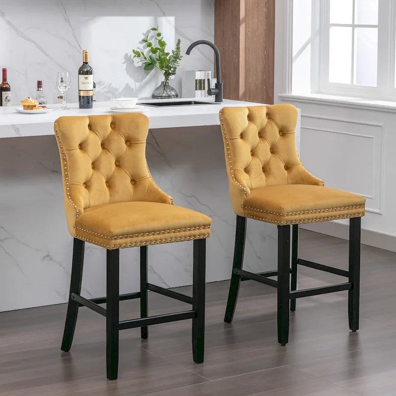 Tabourets de bar en velours avec capitonnage et pieds en bois