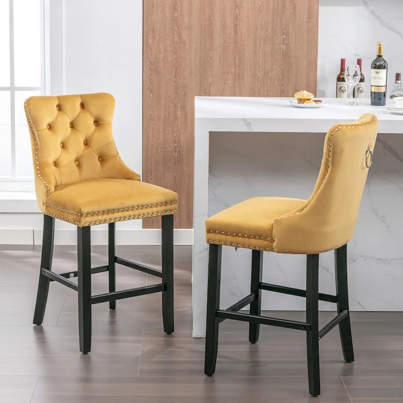 Tabourets de bar en velours avec capitonnage et pieds en bois