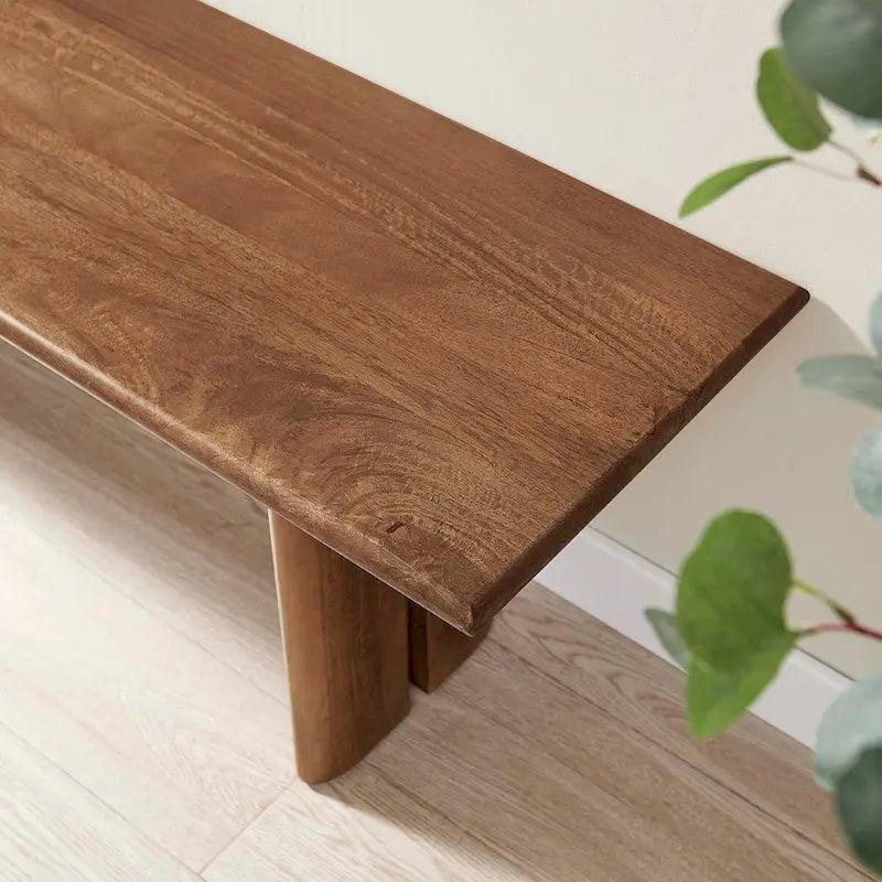 Banc en bois moderne